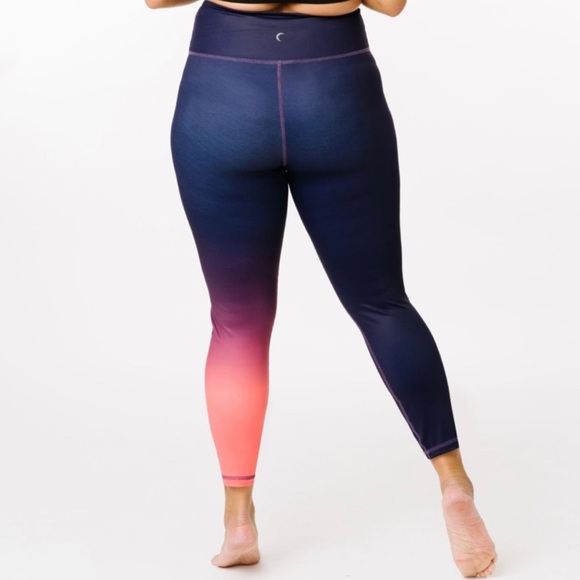 Zyia Active purple ombré Light n Tight size 6-8 - Picture 2 of 5
